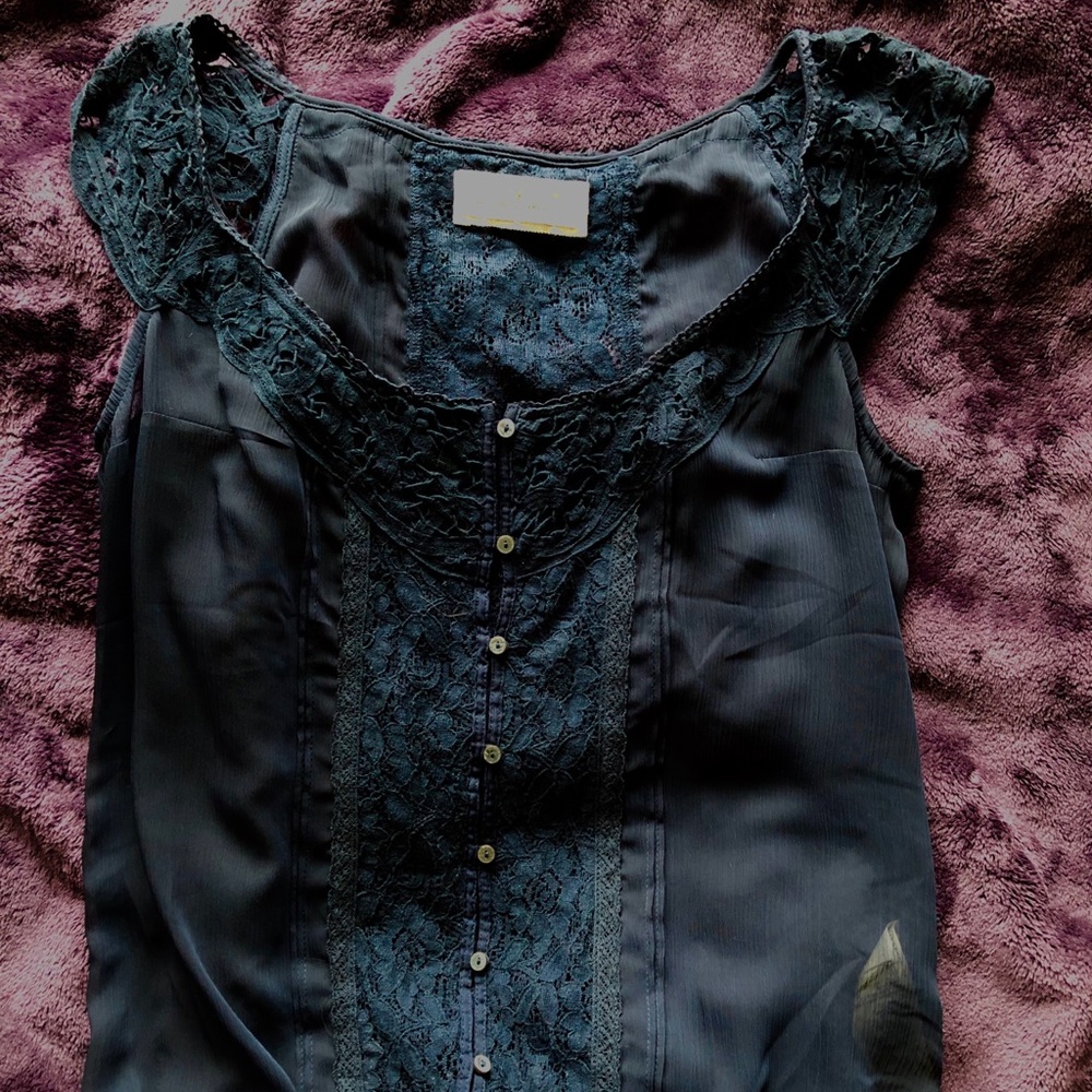 NWOT Abercrombie & Fitch decorative lace blouse